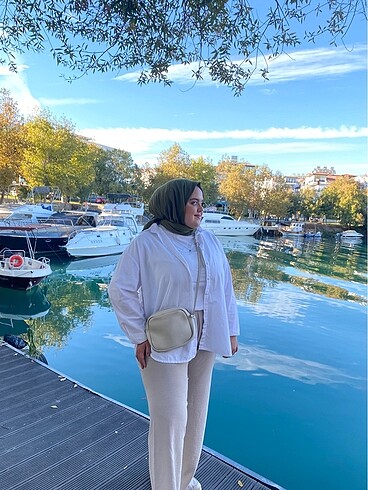 Oversize beyaz kadın gömlek
