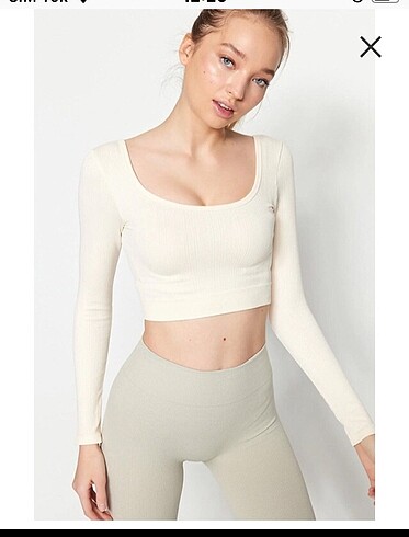 Trendyol milla kare yaka crop