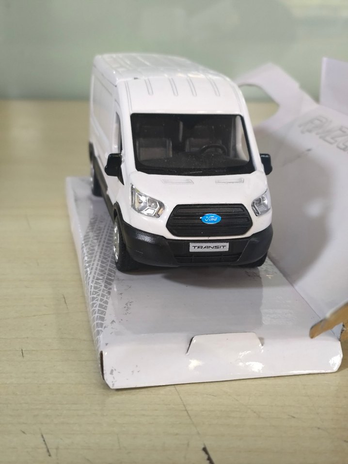 Ford Transit Lisanslı model araba - Görsel 3