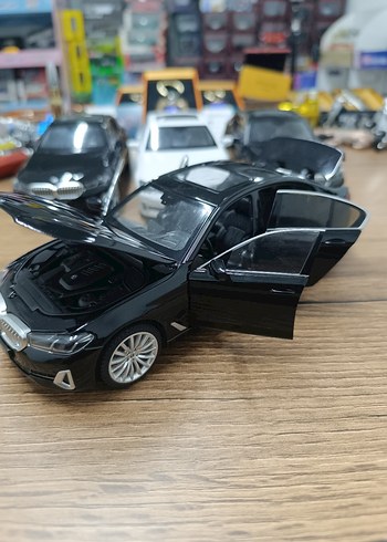 BMW 530 (F10) Serisi 1.24 ölçek - Görsel 5