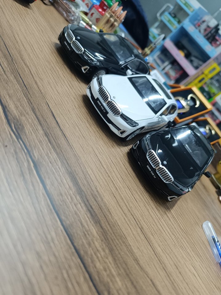 BMW 530 (F10) Serisi 1.24 ölçek - Görsel 4