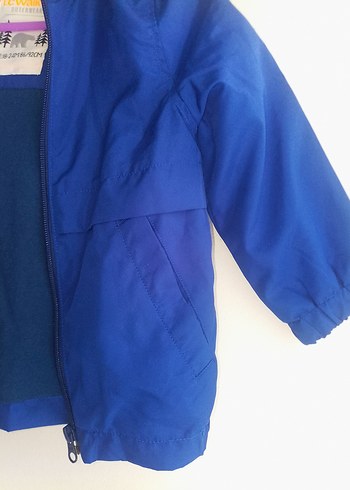 Mavi Kapüşonlu Erkek Çocuk Yağmurluk - Görsel 6