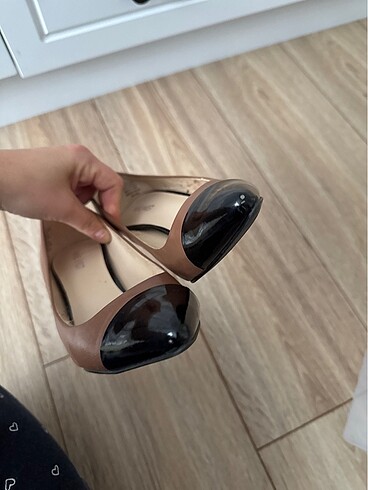 Nine West Görüldüğü gibi