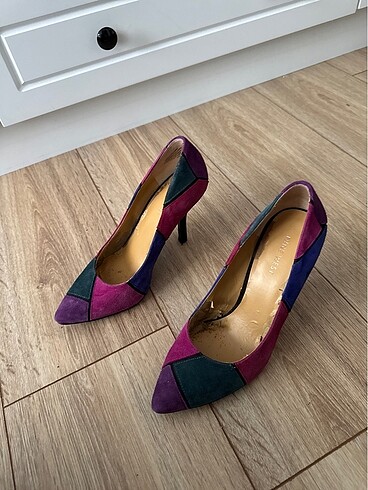 Nine West İçi soyuldu