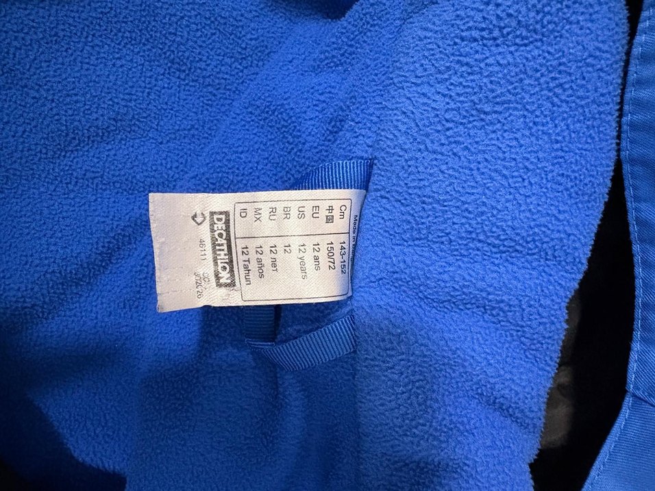 Erkek Çocuk Mavi Kapüşonlu Yağmurluk - Görsel 3