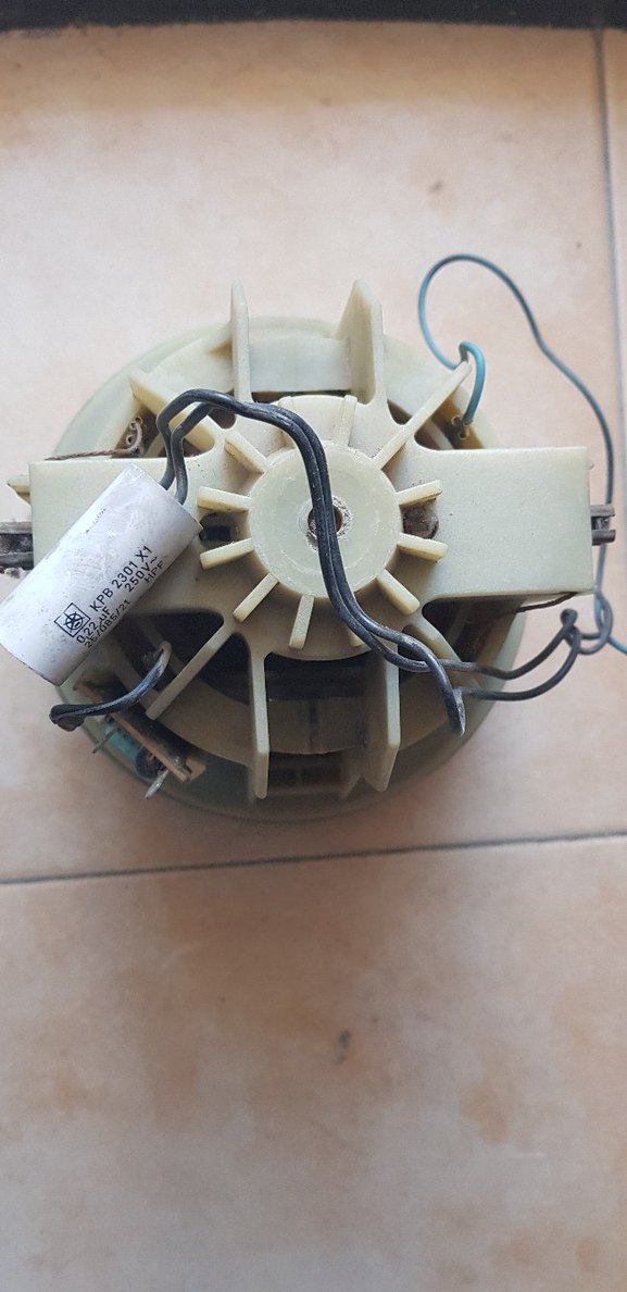 Bej ve Gri Elektrikli Süpürge Motoru - Görsel 3