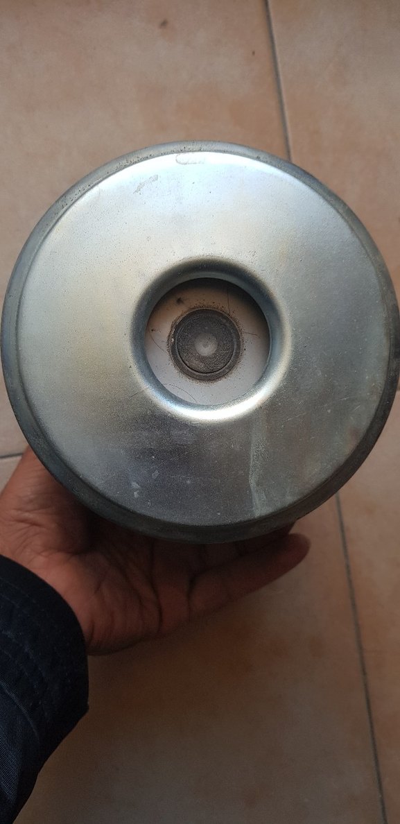 Bej ve Gri Elektrikli Süpürge Motoru - Görsel 2