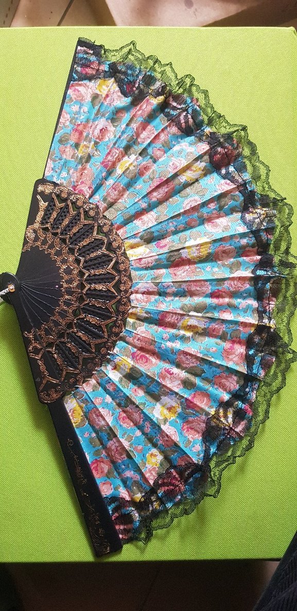 Mor İşlemeli Dekoratif Yelpaze - Görsel 3