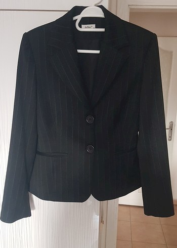 Düğmeli Siyah Çizgili Kadın Blazer Ceket ve pantolon