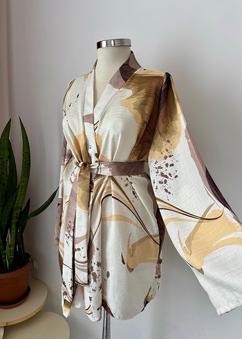 Tasarımcı Bej Kısa Bağlamalı Kadın Kimono