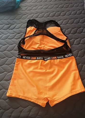 11-12 Yaş Beden Kız çocuk şortlu bikini
