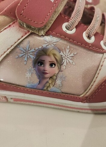 Walt Disney World Kız çocuğu spor ayakkabı / Elsa Frozen II / Disney
