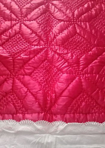 Pembe saten yorgan - Görsel 4