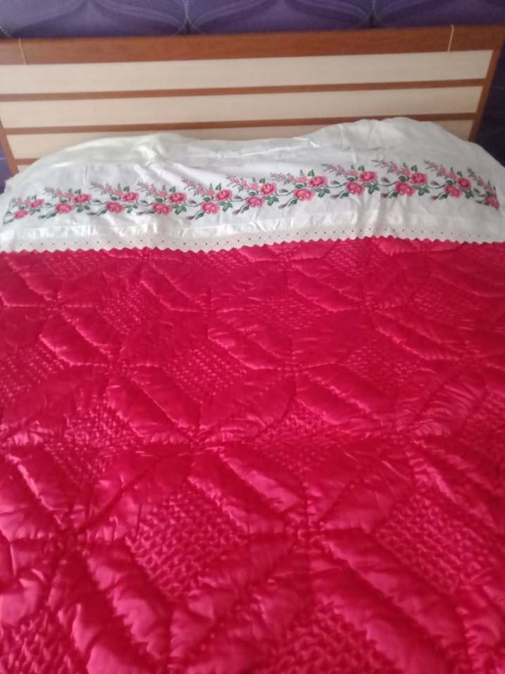 Pembe saten yorgan - Görsel 5
