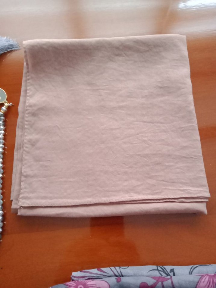 KEVSER MARKA BAŞ ÖRTÜSÜ VE TESBİH - Görsel 2