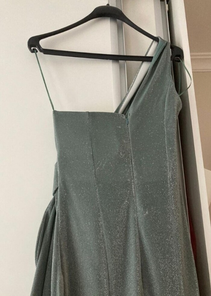 HARİKA BİR GECE ELBİSESİ - Görsel 3