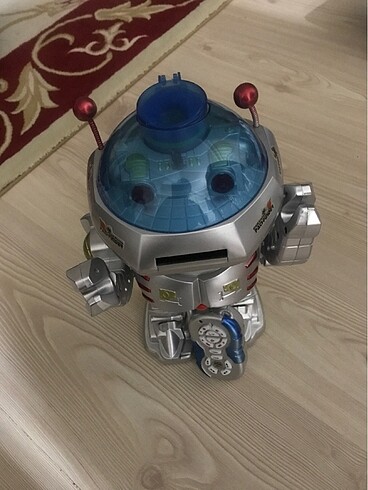 Oyuncak robot