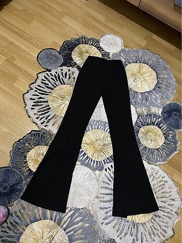 s Beden siyah Renk BERSHKA marka orjinal yırtmaçlı pantolon