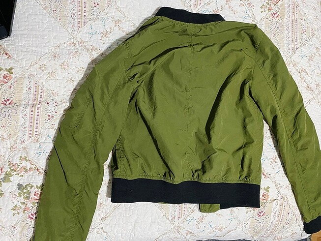 s Beden yeşil Renk Bershka bomber ceket