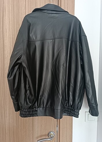 Stradivarius Orijinal STR Marka Siyah Deri Mont