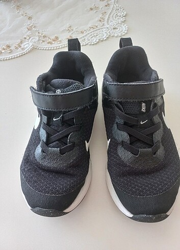 27 Beden Nike çocuk spor ayakkabı