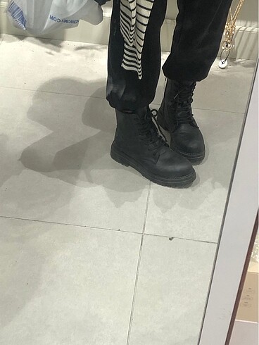 LC Waikiki Postal bot