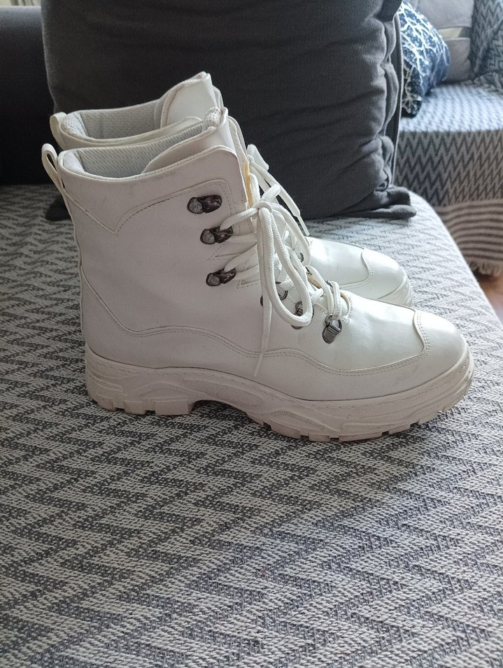 Kadın Beyaz Dolgu Topuklu Bağcıklı Bot - Görsel 2