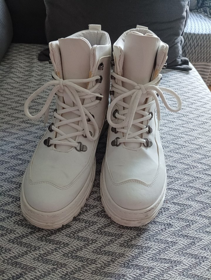 Kadın Beyaz Dolgu Topuklu Bağcıklı Bot - Görsel 3