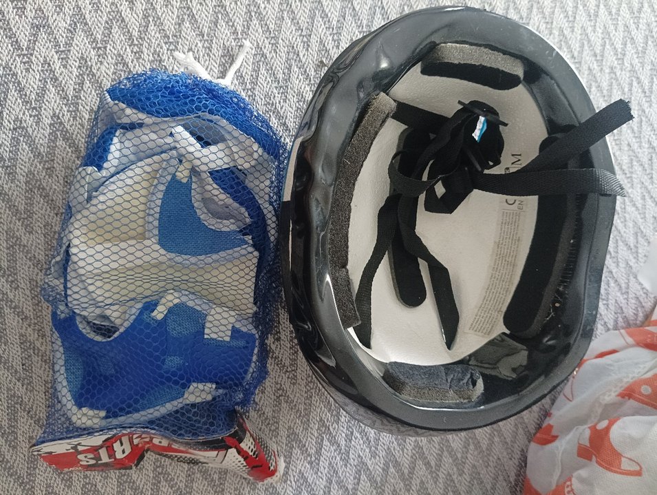 Mavi Yılan Desenli Erkek Çocuk Kask ve Eldiven - Görsel 2