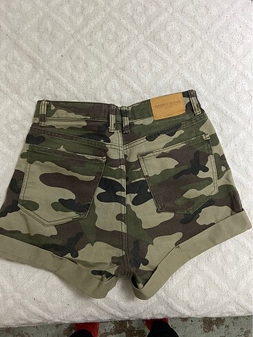 34 Beden Bershka kot şort