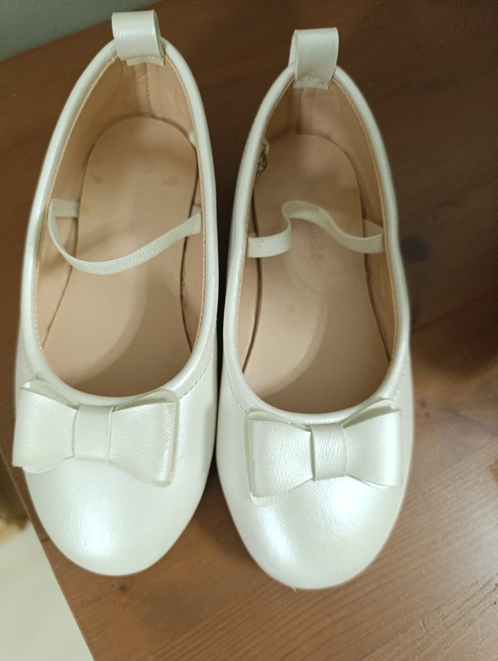 Beyaz Fiyonk Detaylı Kız Babet - Görsel 2