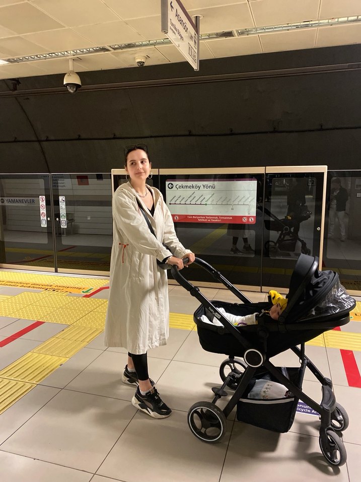 Siyah bebek arabası - Görsel 3