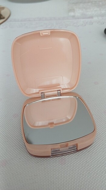  Beden Renk Loreal life's a peach allık