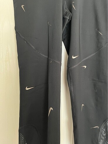 l Beden Nike tayt