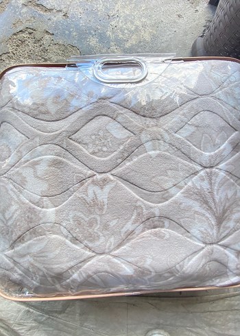 Farklı renk seçenekleriyle battaniye - Görsel 3