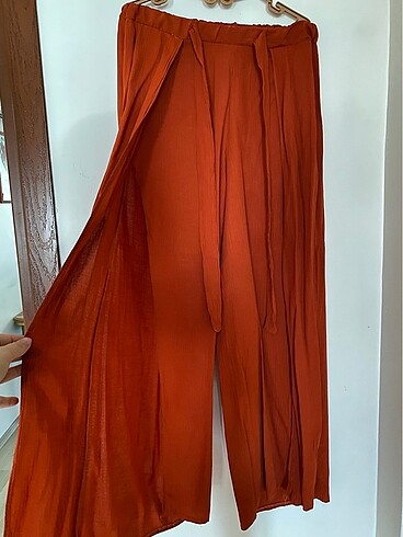 Yırtmaçlı pantalon