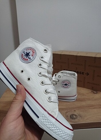 Converse 36-40 arası numaralar vardır 