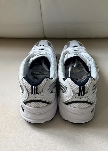36 Beden beyaz Renk New Balance 530