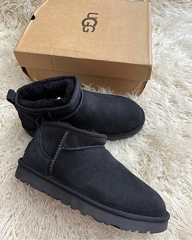 UGG CLASSİC ULTRA MİNİ BLACK