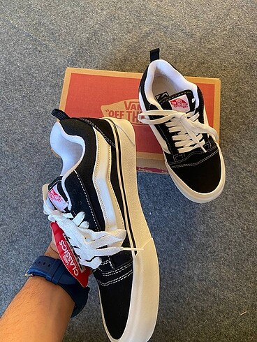37 Beden Vans Knu Skool Black