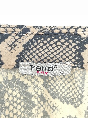 xl Beden çeşitli Renk PreLoved Gömlek %70 İndirimli.