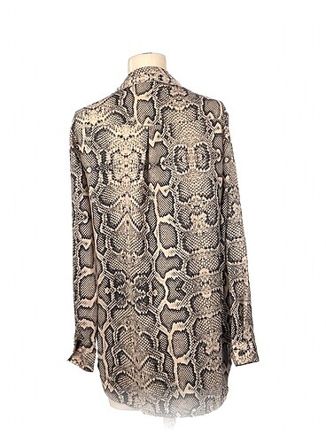 xl Beden PreLoved Gömlek %70 İndirimli.