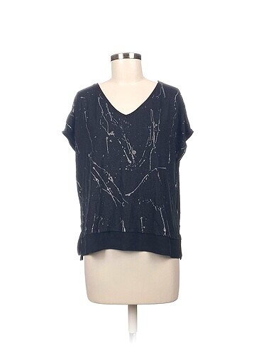 Fabrika T-shirt %70 İndirimli.