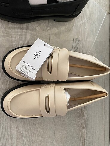 37 Beden Stradivarius ayakkabı