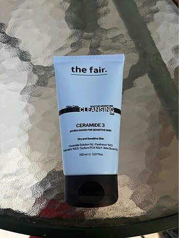 The fair cleansing gel