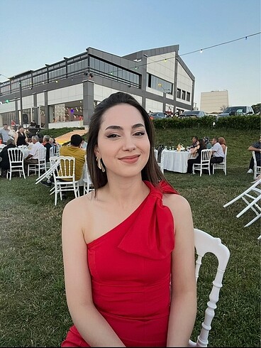 HM kırmızı elbise