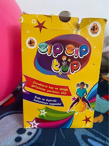 Çocuk zıp zıp top