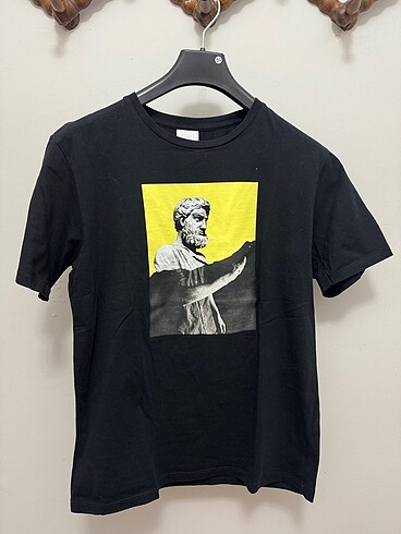 Zara tshirt