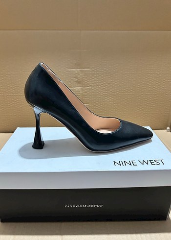 Nine West Siyah Rugan Stiletto Topuklu Kadın Ayakkabı