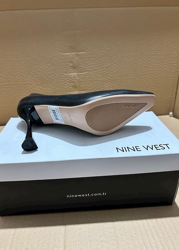 36 Beden Nine West Siyah Rugan Stiletto Topuklu Kadın Ayakkabı